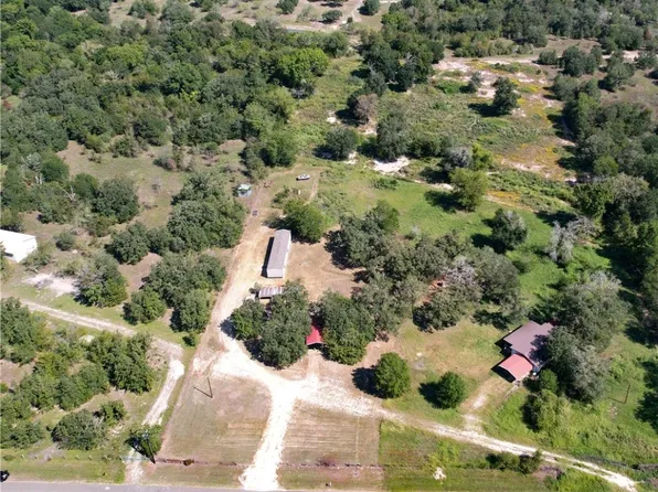 8760 Gilpin Ln, Iola, TX 77861