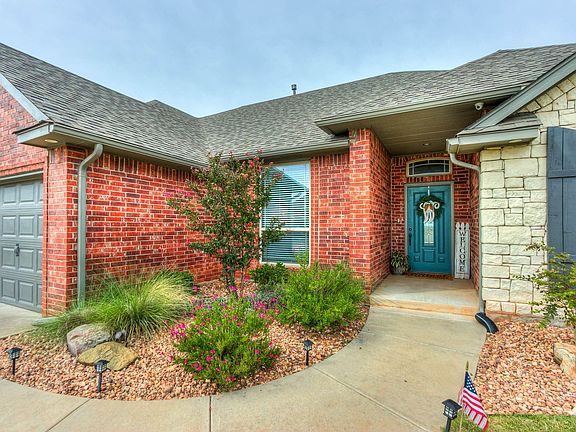3rd image of 3113 SE 29th Ct