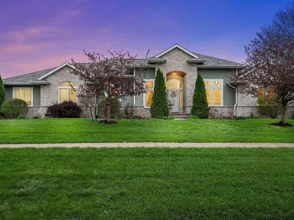 2809 Sunset Dr NE, Swisher, IA 52338