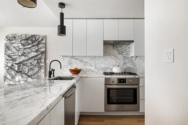 Sold by Compass | media 7