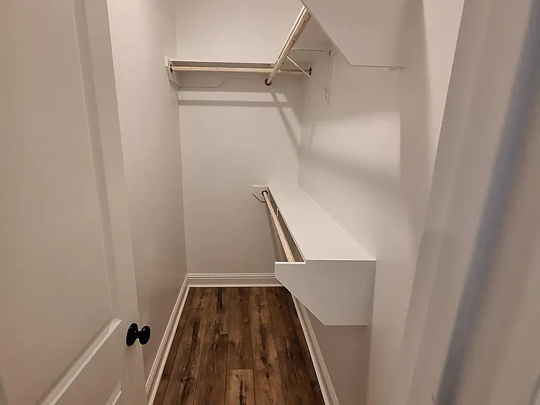 8028 Pine Valley Dr — Photo 13