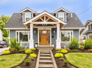 860 NE Laurelhurst Pl, Portland, OR 97232
