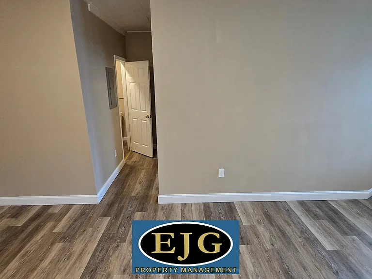 504 Main St #1 — Photo 23
