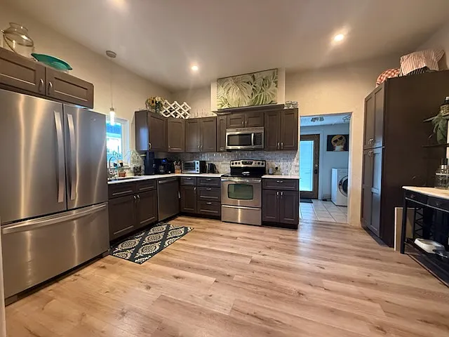 3 bed, 1180 sqft, $1,950 — Photo 4
