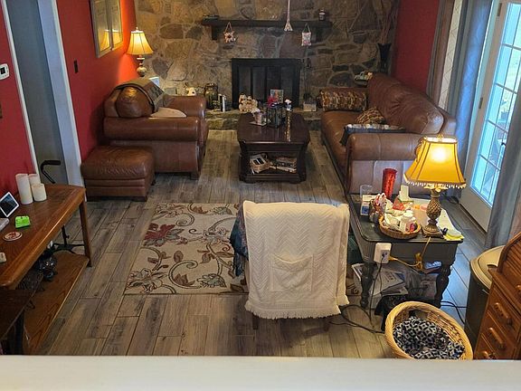 4th image of 1015 Old Wilson Ln