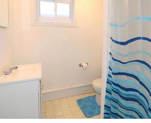 Basement full bathroom