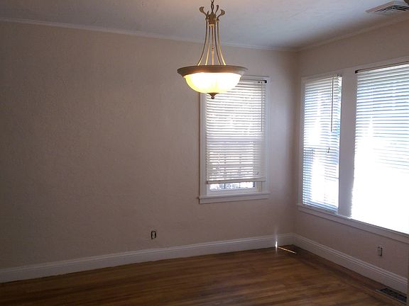 5th image of 1921 W Willow St