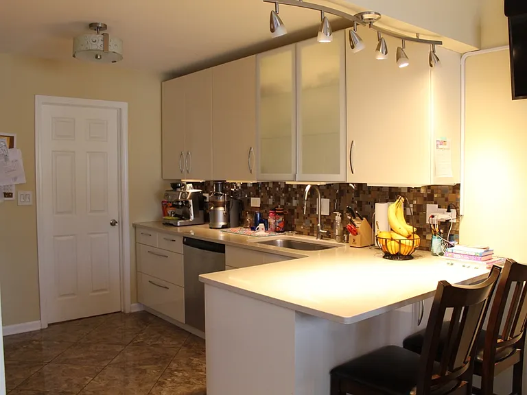707 Kingsbridge Dr — Photo 6