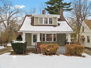 942 Montford Rd, Cleveland Heights, OH 44121