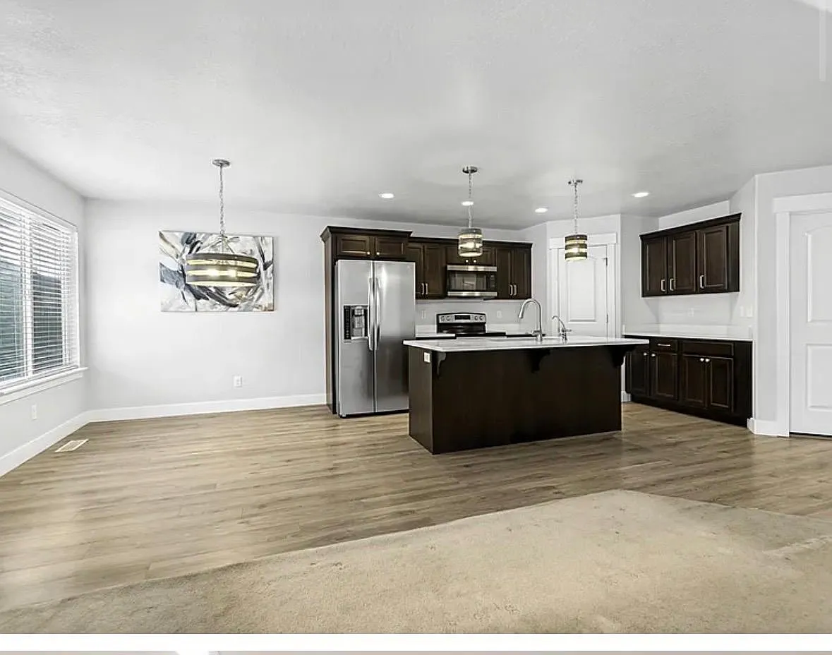 4864 W Spire Way — Photo 2