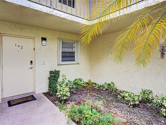 5th image of 8770 Holly Court #102