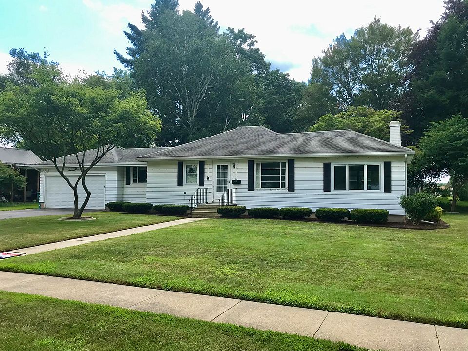1st image of 740 White Pigeon St