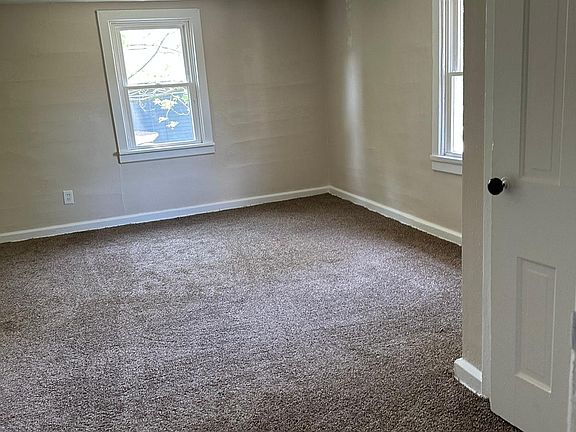 4th image of 1103 Middle Ave #B