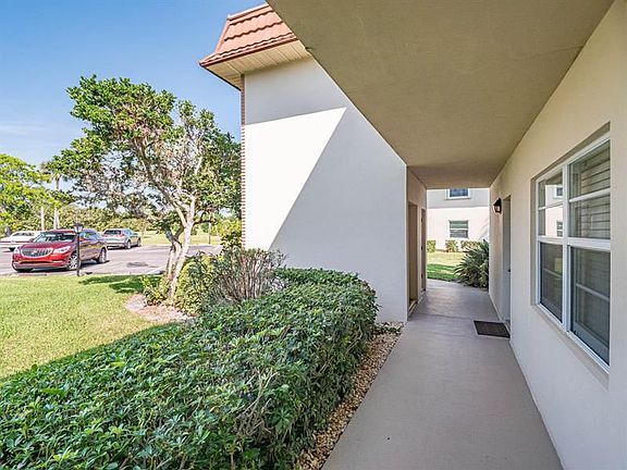 3rd image of 34 Vista Gardens Trl APT 107