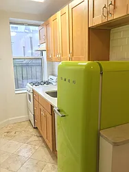 Rented by R New York