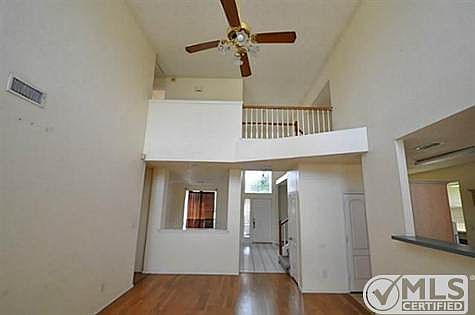 4th image of 715 Willington Dr