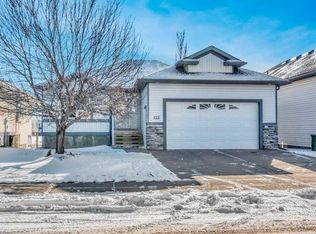 133 N Parklane Dr, Strathmore, AB T1P 1V8