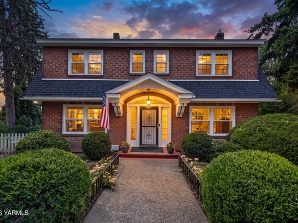 912 Cherry Ln, Grandview, WA 98930