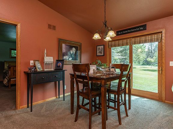 5th image of 223 Bloomquist Rd