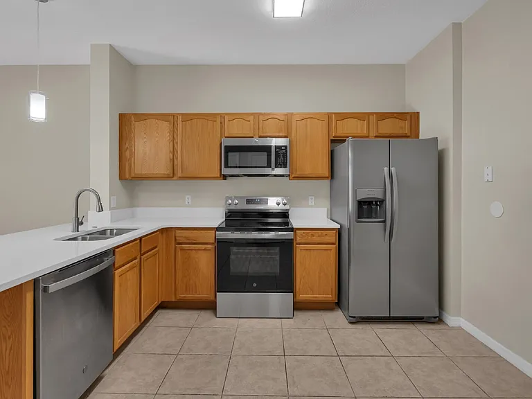 1413 Retreat Cir — Photo 12