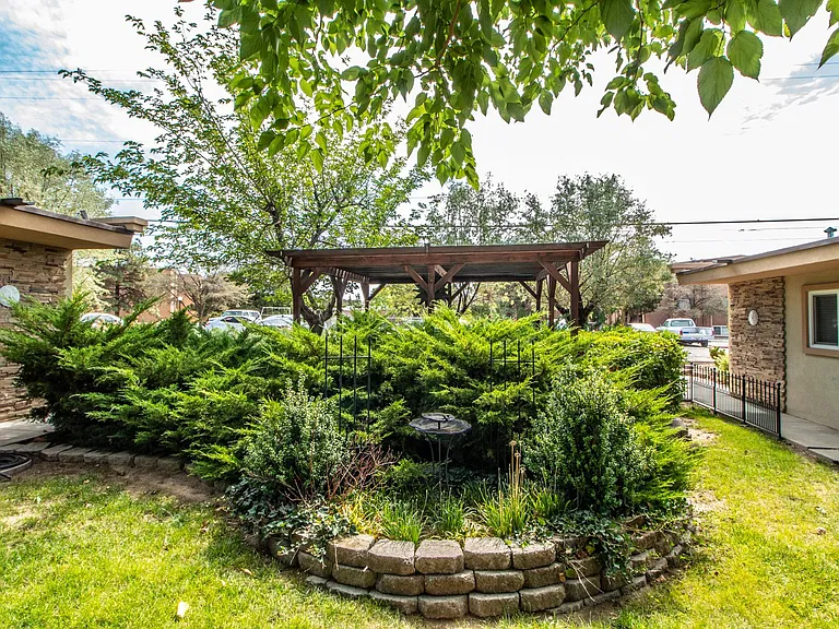 2704 N Dustin Ave — Photo 36