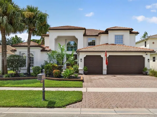 9570 Campi Dr, Lake Worth, FL 33467
