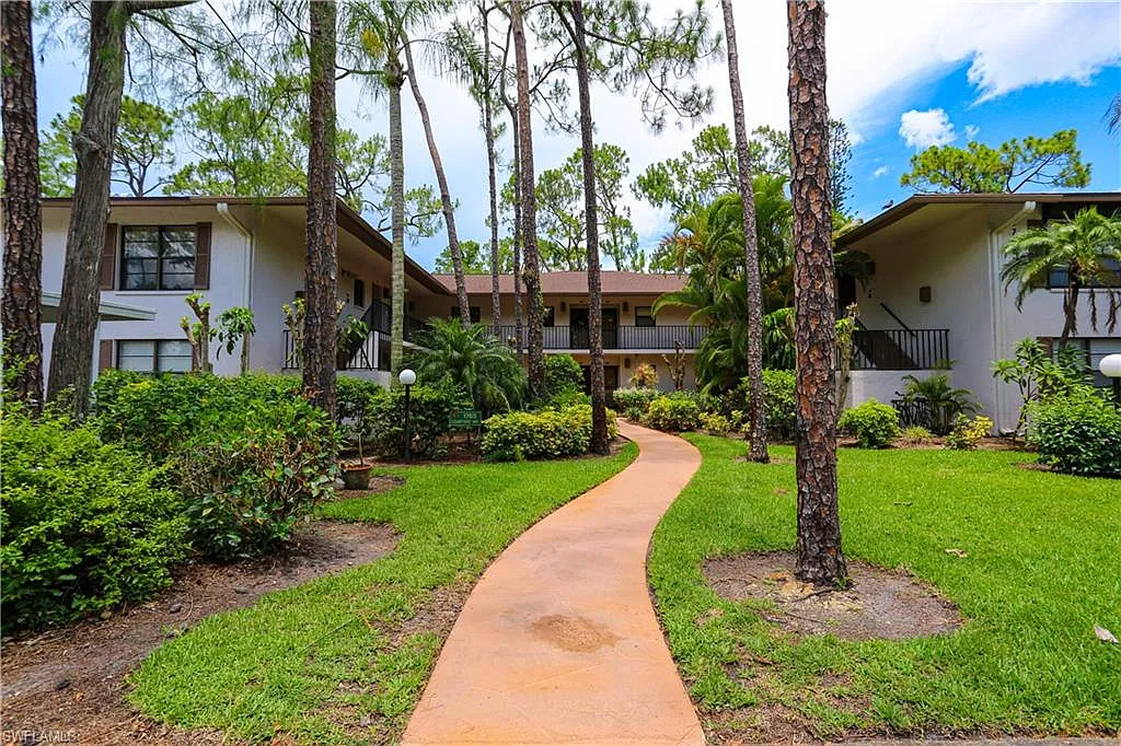 2 bed, 2.0 bath, 1132 sqft, $2,700 — Photo 3