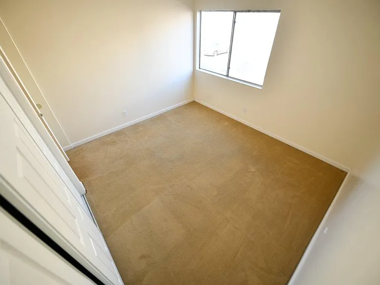 434 E 17th St. — Photo 12
