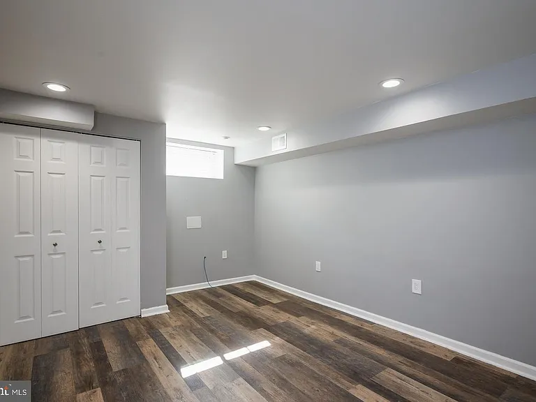618 S Newkirk St — Photo 25