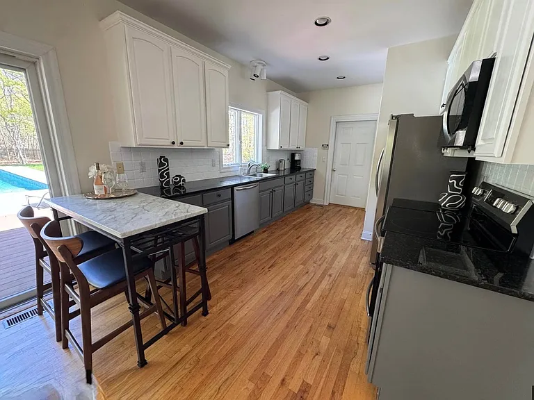 4 Bennett Dr — Photo 8