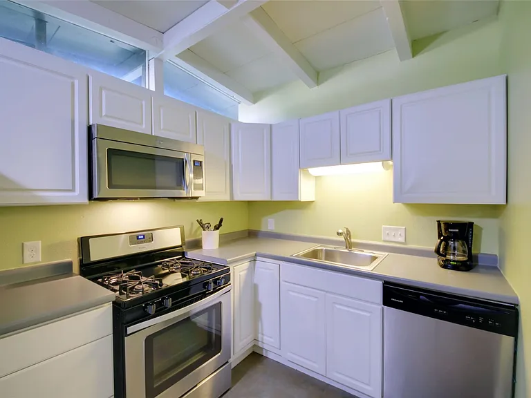 2325 Newfield Ln #A — Photo 12