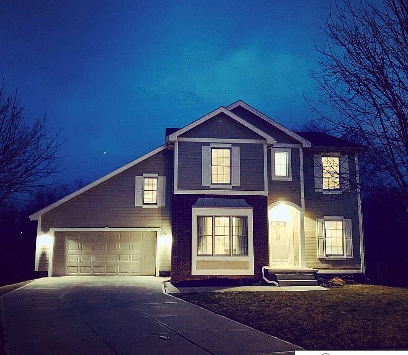 1st image of 520 S 188th Ave