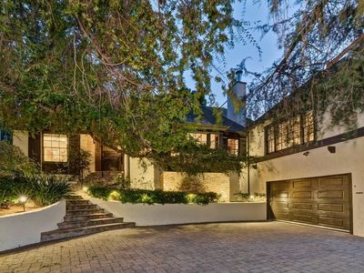 14432 Valley Vista Blvd, Sherman Oaks, CA, 91423