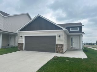 7301 Aquiline Dr S, Fargo, ND 58104