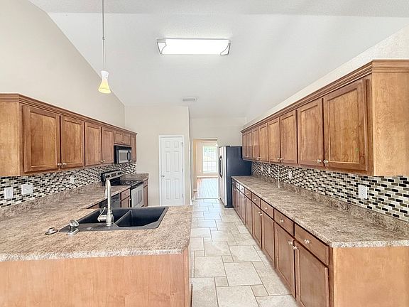 3rd image of 4766 Thousand Oaks Blvd