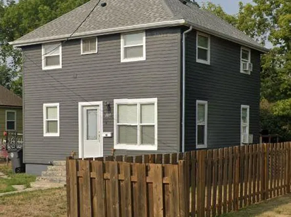 207 3rd Ave NW, Rugby, ND 58368