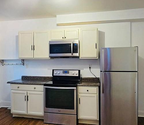 4th image of 622 W Washington St