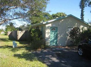 301 New Castle St, Boca Raton, FL 33487