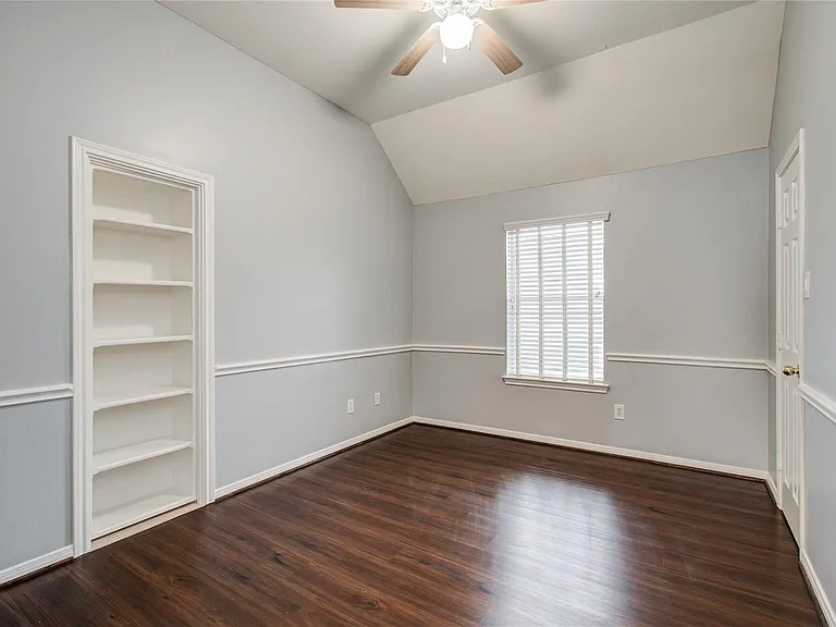 14731 Raven Hollow Ln — Photo 33