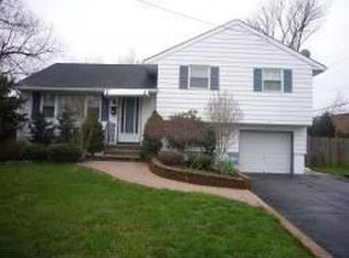 761 Cedarcrest Dr, Bound Brook, NJ 08805