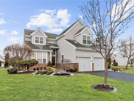 1 Devon Ct, Monroe Township, NJ 08831