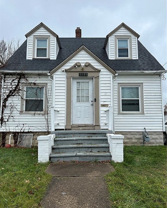 1st image of 1131 W 20th St