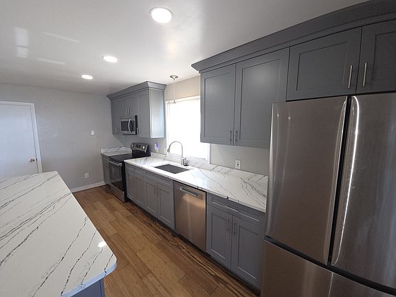 2nd image of 1331 Bayville St