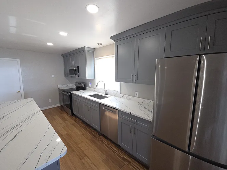1331 Bayville St — Photo 2