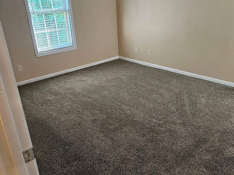 147 Edgemont Dr — Photo 12