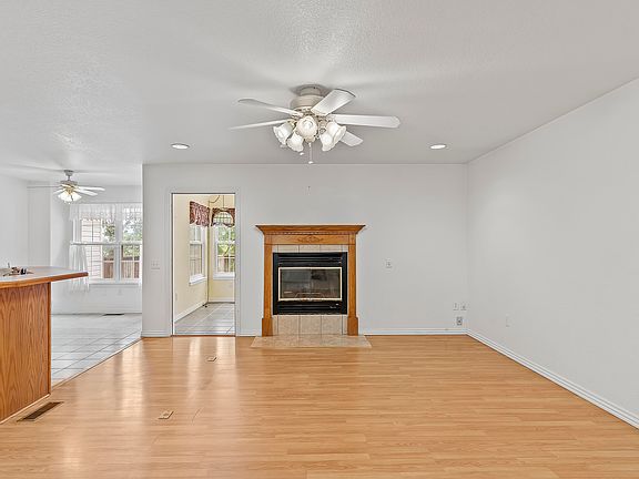 3rd image of 52 Crown Drive