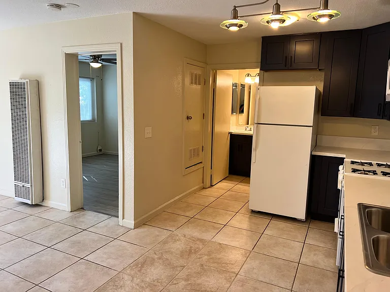 3029 Broadway — Photo 16