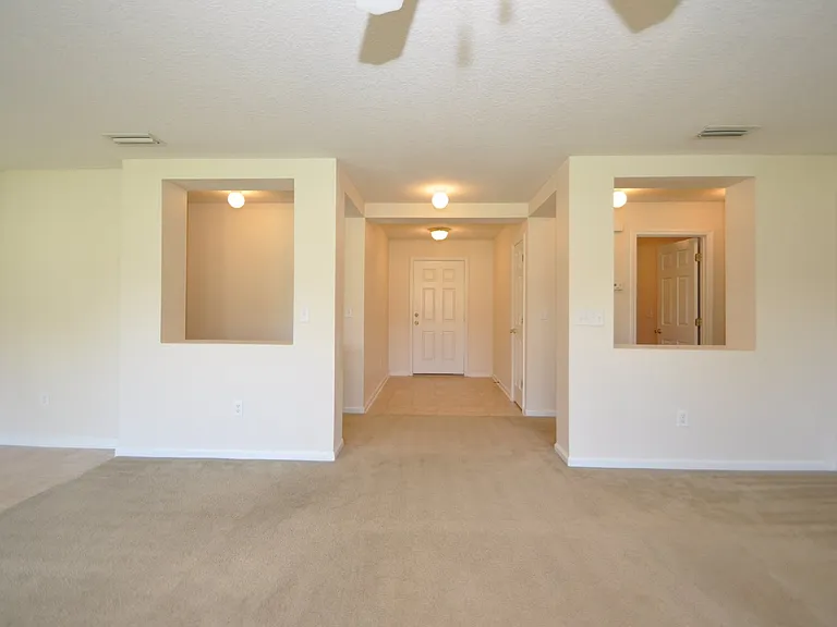116 London Dr — Photo 3