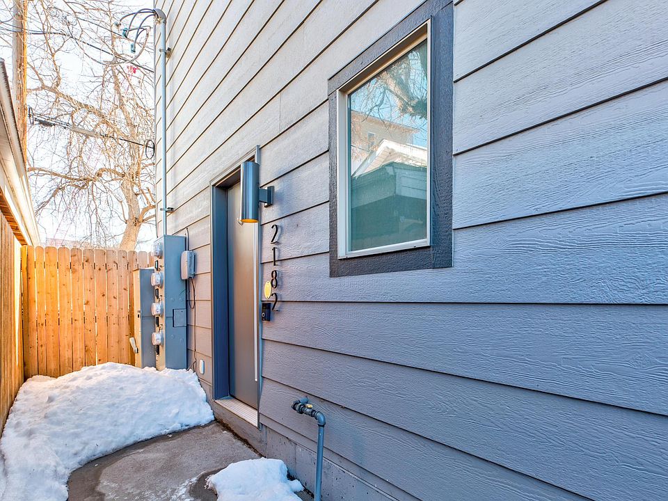 Front door with Ring entry