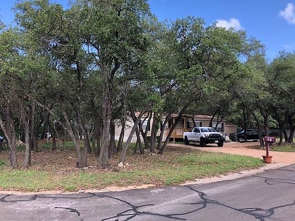2nd image of 601 Royal Ln